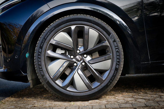 《豪华180》理想L7「冰箱彩电大沙发」存在即合理-图36