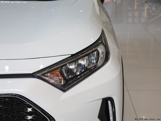 一汽丰田这款插混版车型7.4秒破百 油耗却低至1.1升-图3