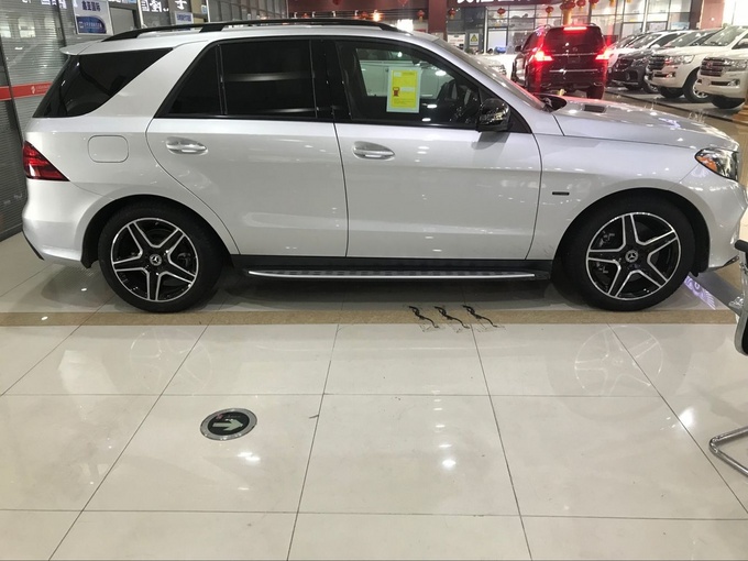 18款奔驰GLE550e价格实惠 百公里提速5秒-图3