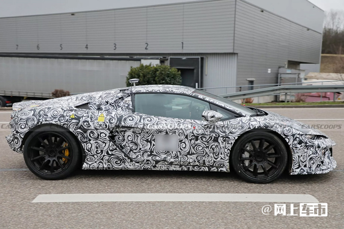 兰博基尼全新跑车内饰曝光换搭小排量引擎-图5