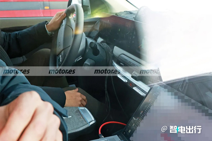 起亚新EV3实车曝光确认本月开售/内饰酷似宝马X1-图5