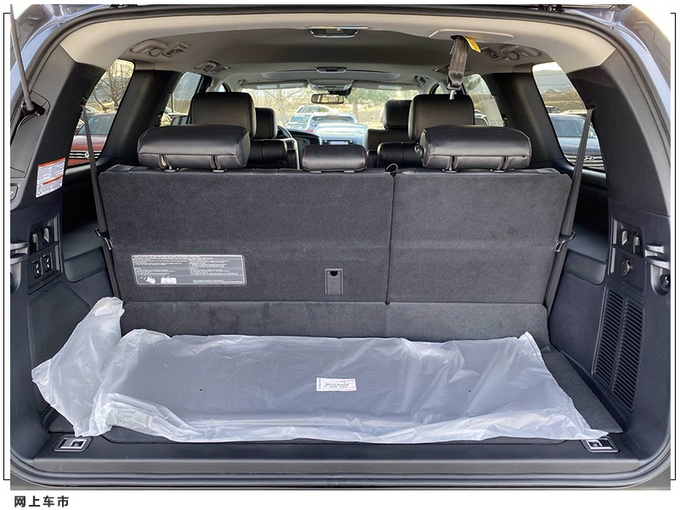 丰田普拉多大哥实拍搭5.7升V8引擎/7座布局-图10