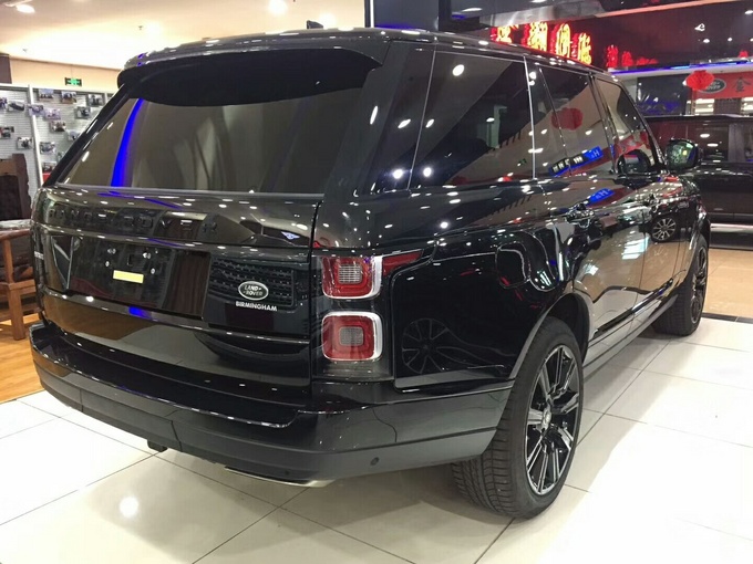 2018款路虎揽胜行政 美规HSE黑曜版130万-图3