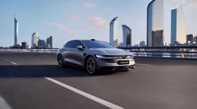 极氪11月交付13104台再创历史新高累计交付超18万台-图4