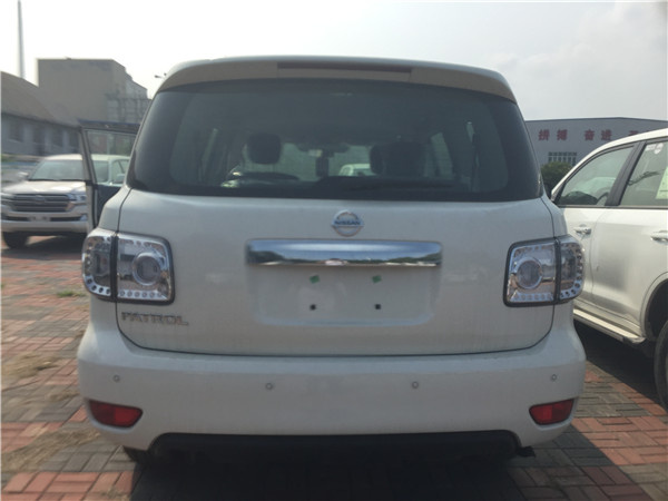 18款日产途乐Y62 中东版4.0五种配置分析-图5