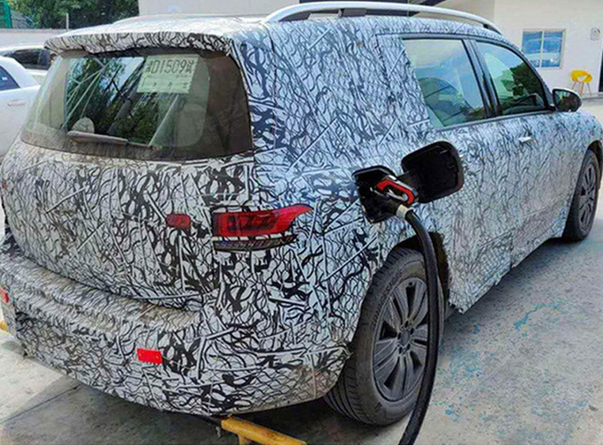 奔驰2021年将推3款国产车型 全新一代C级领衔-图5