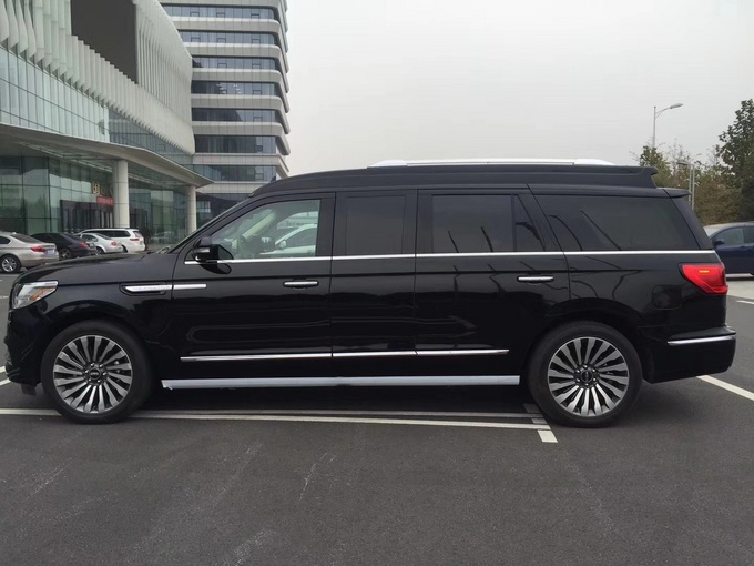 2018款林肯外交官现车 优质座驾惊爆底价-图3