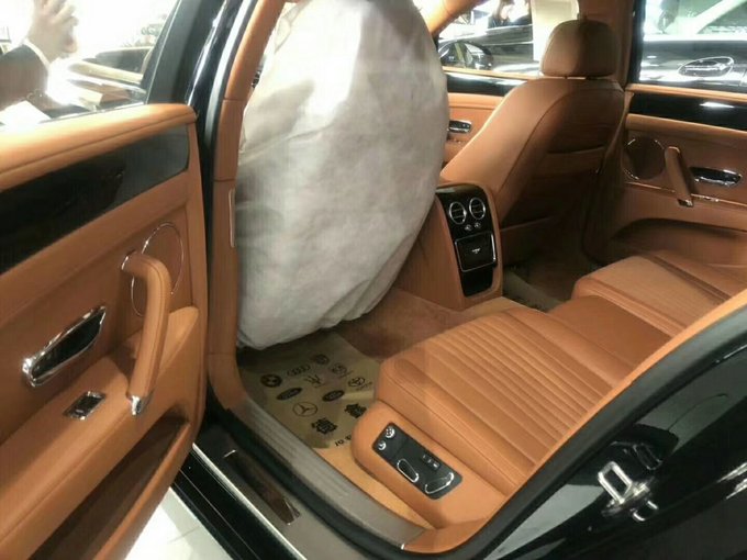 17款宾利飞驰4.0T V8S声名显赫五座豪轿-图7