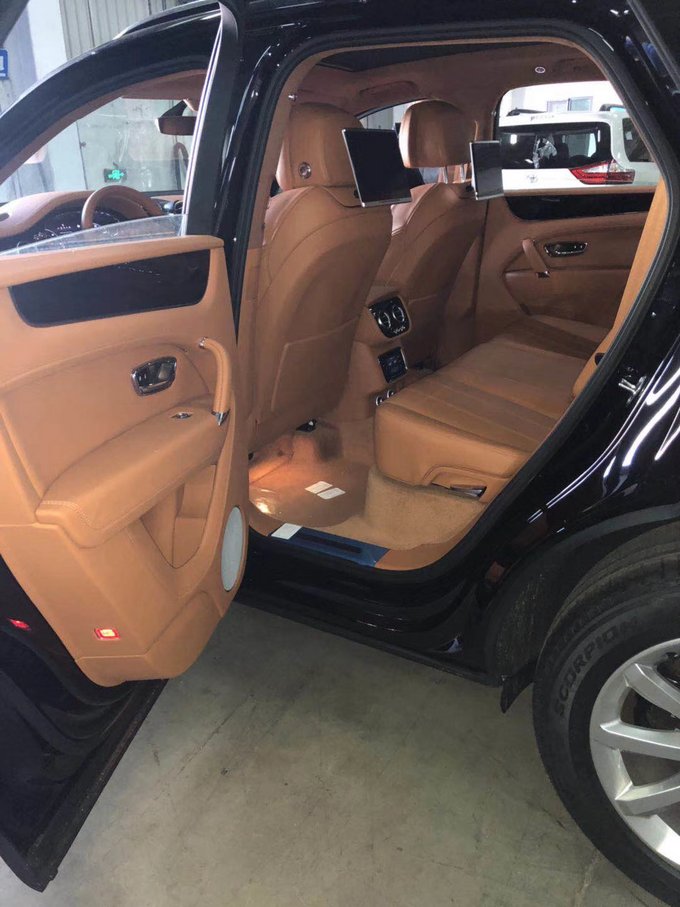 18款宾利添越4.0T柴油V8 惊艳奢华复古感-图6