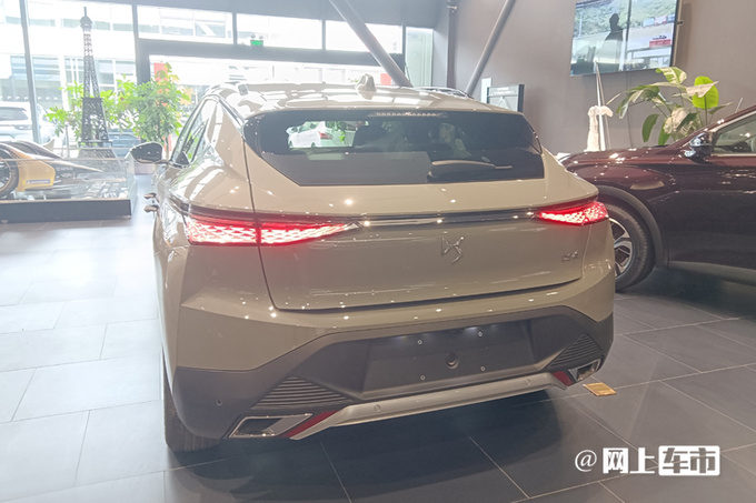 新DS 4售11.11-11.11万与标致408X同平台 全系8AT-图7