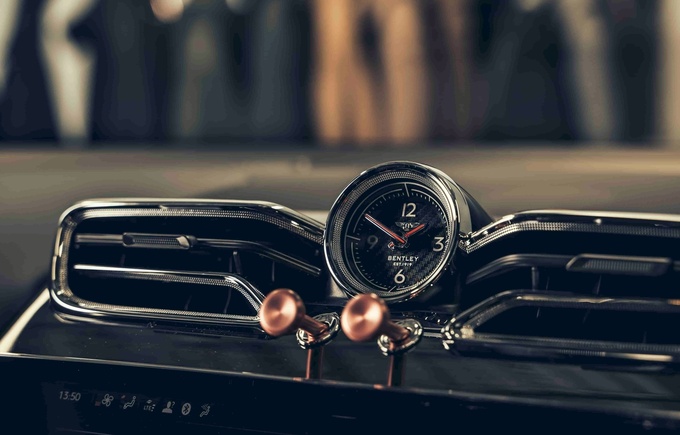 仅此一台宾利添越PRIVATE WHITE V.C.限量版发布-图6