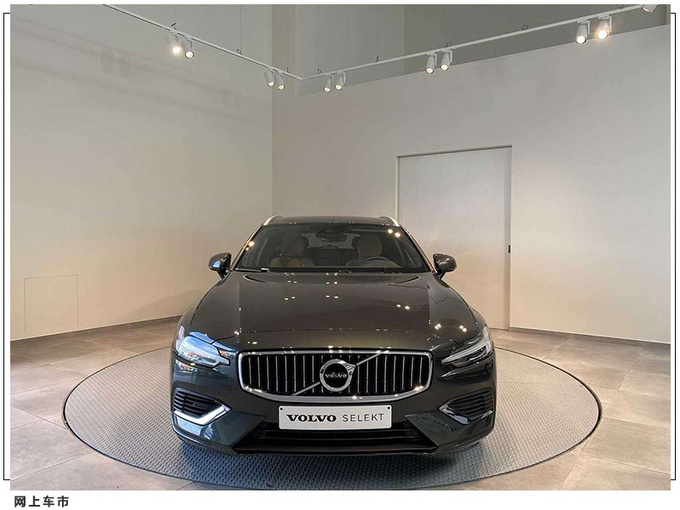 沃尔沃V60海外实拍搭2.0T轻混/安全配置丰富-图4