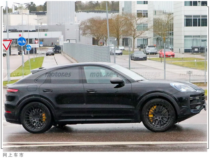 保时捷中期改款卡宴轿跑版年内亮相/内饰升级-图3