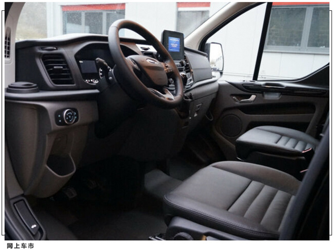 福特全顺实拍曝光两排五座布局/搭黑色运动轮毂-图4