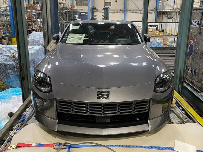 日产400Z量产版曝光搭3.0T V6引擎/配贯穿式灯带-图1