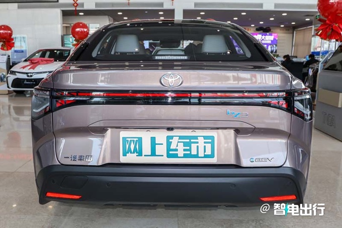 全系降2万丰田bZ3售16.98-19.98万 续航616km-图8