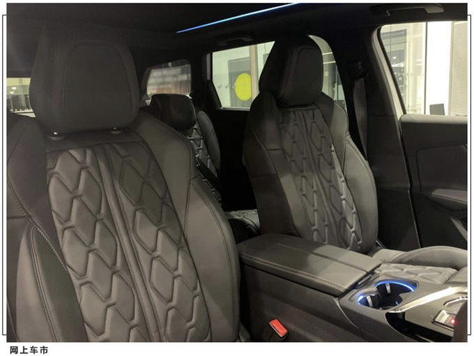 标致新款5008实拍曝光 獠牙式日行灯/熏黑进气口-图5