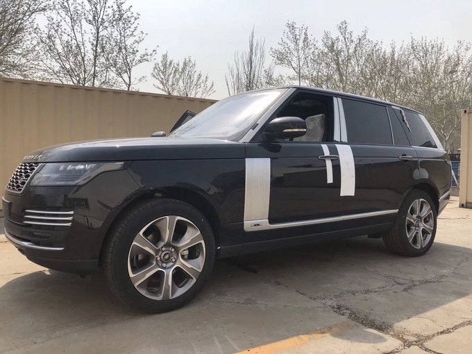 18款路虎揽胜创世版 全路况SUV价格优惠-图2