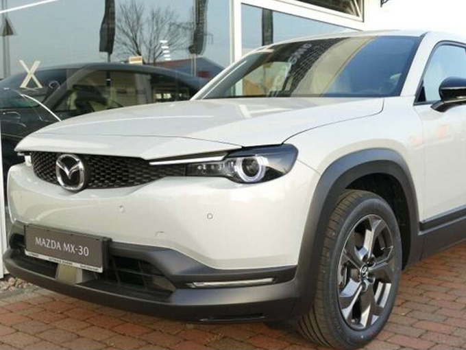 马自达纯电SUV实拍溜背车身/劳斯莱斯同款对开门-图1