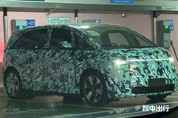 極氪全新MPV街拍曝光6月投產(chǎn) 年產(chǎn)10萬輛-圖3