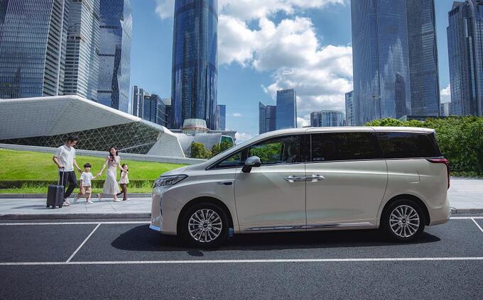 魏牌李万鹏魏来高阶新势力为全家人来带出行头等舱的体验-图3