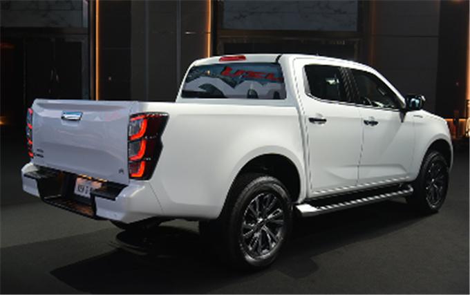 泰国五十铃D-MAX上新款外观升级售价增加动力依旧1.9/3.0T-图3