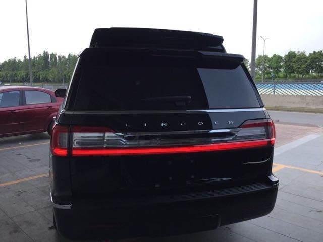 18款林肯领袖一号5.98米 加长豪车更舒适-图4