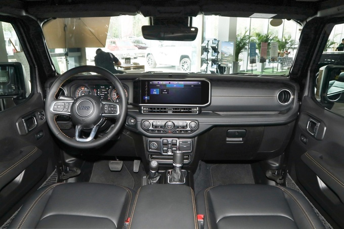 新款Jeep角斗士曝光内饰大升级依旧3.6L V6发动机-图4