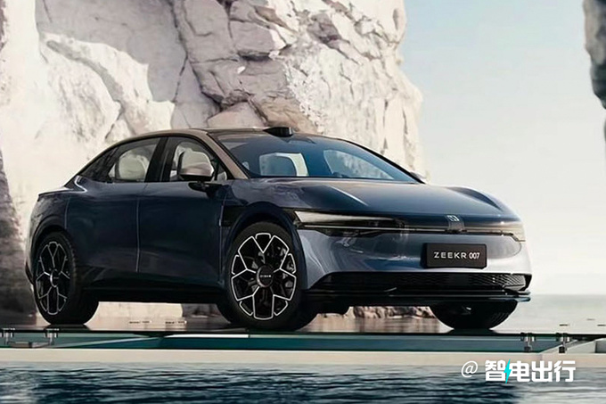 极氪007外观曝光取消机盖日行灯 预计20万起售-图1