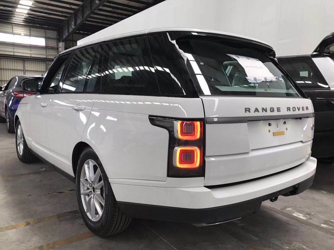 18款路虎揽胜行政 3.0T大轮毂最新优惠价-图3