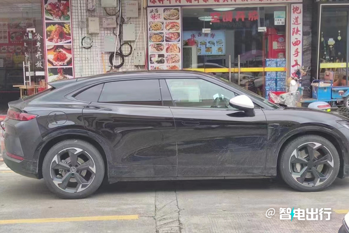 比亚迪猎跑SUV宋L街拍续航662km 四季度上市-图2