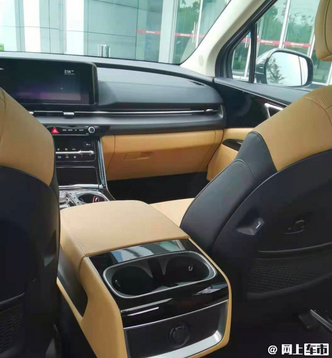 起亚国产嘉华街拍 8月5日上市 空间比大众巍然实用-图7