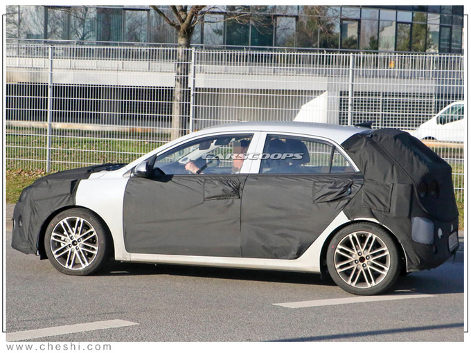 起亚全新Rio路试谍照曝光年底亮相/搭1.0T引擎-图3