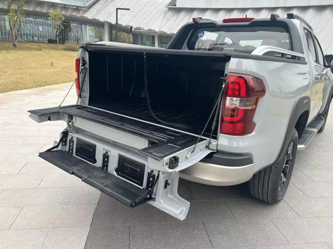 货箱外放电功能竟这么有用盘点具备此功能的皮卡-图16