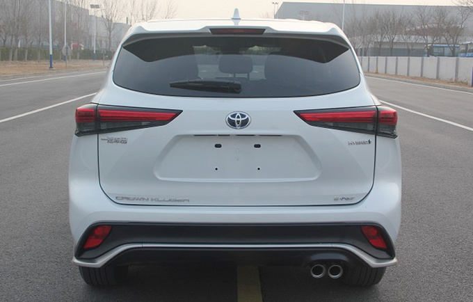 一汽丰田皇冠陆放实拍 比汉兰达尺寸大 9天后发布-图2