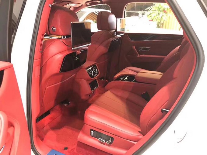 18宾利添越4.0 八缸柴油比飞驰价格优惠-图10