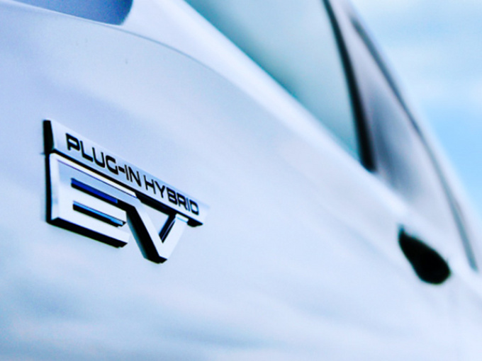 三菱全新欧蓝德PHEV七座布局/预计年底前发售-图1