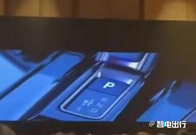 丰田全新一代埃尔法曝光尺寸加长/换汉兰达引擎-图5