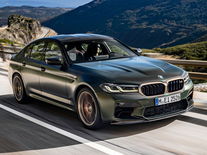 宝马新款M5 CS亮相搭4.4T引擎/内饰配置更豪华-图1