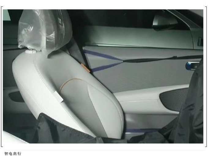 现代IONIQ 6内饰曝光搭电子后视镜/双色内饰-图5