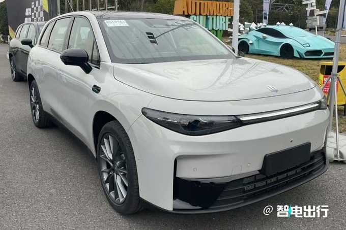 零跑C10下月10日预售销售订金1千 预计12.98万起-图1