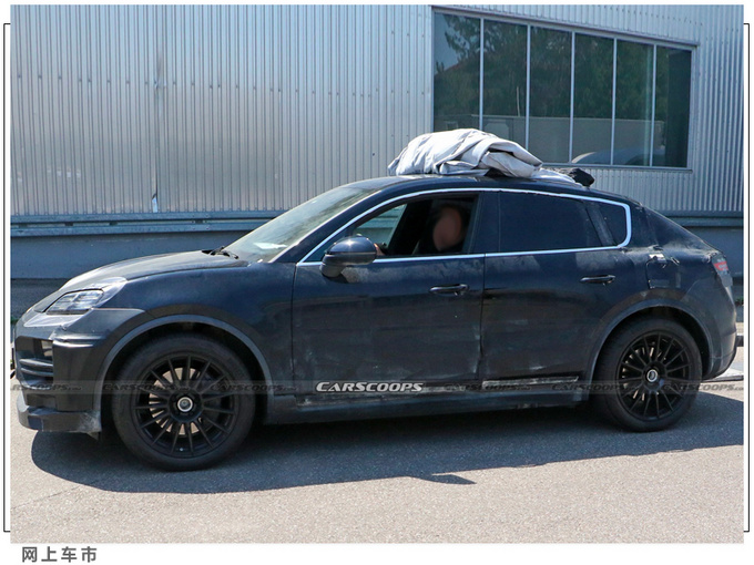 保时捷小号卡宴推新车型内饰升级三块液晶屏-图3