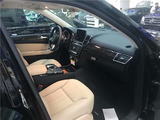 18款奔驰GLS450暖心价 三排七座空间设计-图7