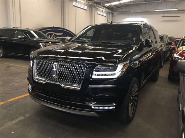 2018款林肯领航员墨版价格 豪华内舱曝光-图1