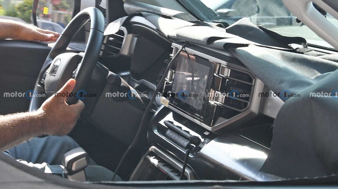 全新丰田坦途内饰谍照有望在今年秋季正式上市-图1