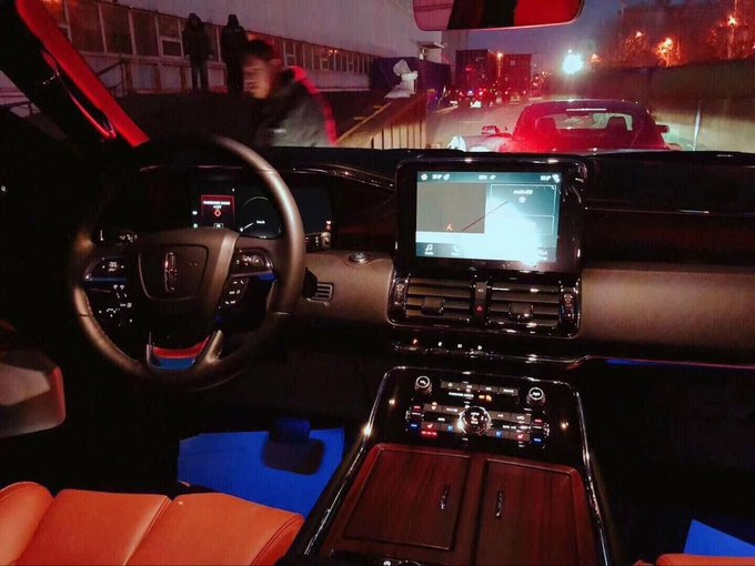 2018款林肯领航员加版 高傲越野居高临下-图4