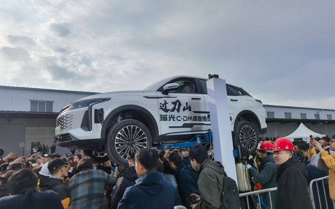 刀山测试遭遇假车质疑瑶光C-DM立马直播解剖自己-图2