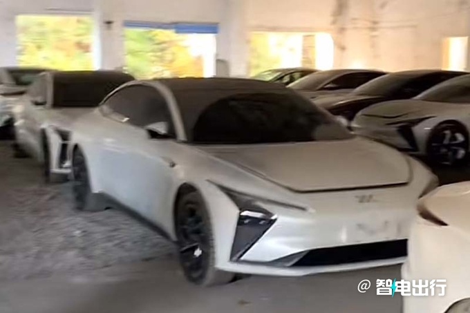 上汽智己L7特价车团购优惠12万只卖24.88万起-图2