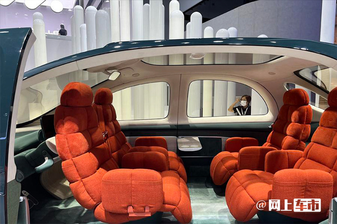 智己第5款车增程式MPV 对标理想mega-图3