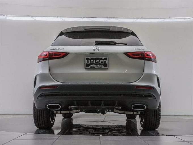 奔驰全新GLA实拍搭2.0T引擎/尺寸大幅升级-图6